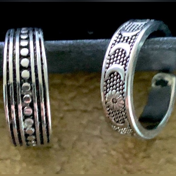 💙 NWOT Toe Rings 🩶🩶🩶🩶 - Picture 2 of 6